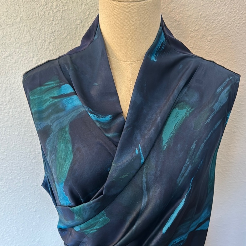 NWT Elie Tahari Elegant Blue and Teal Silk Wrap Style Dress size 12 - Picture 4 of 12